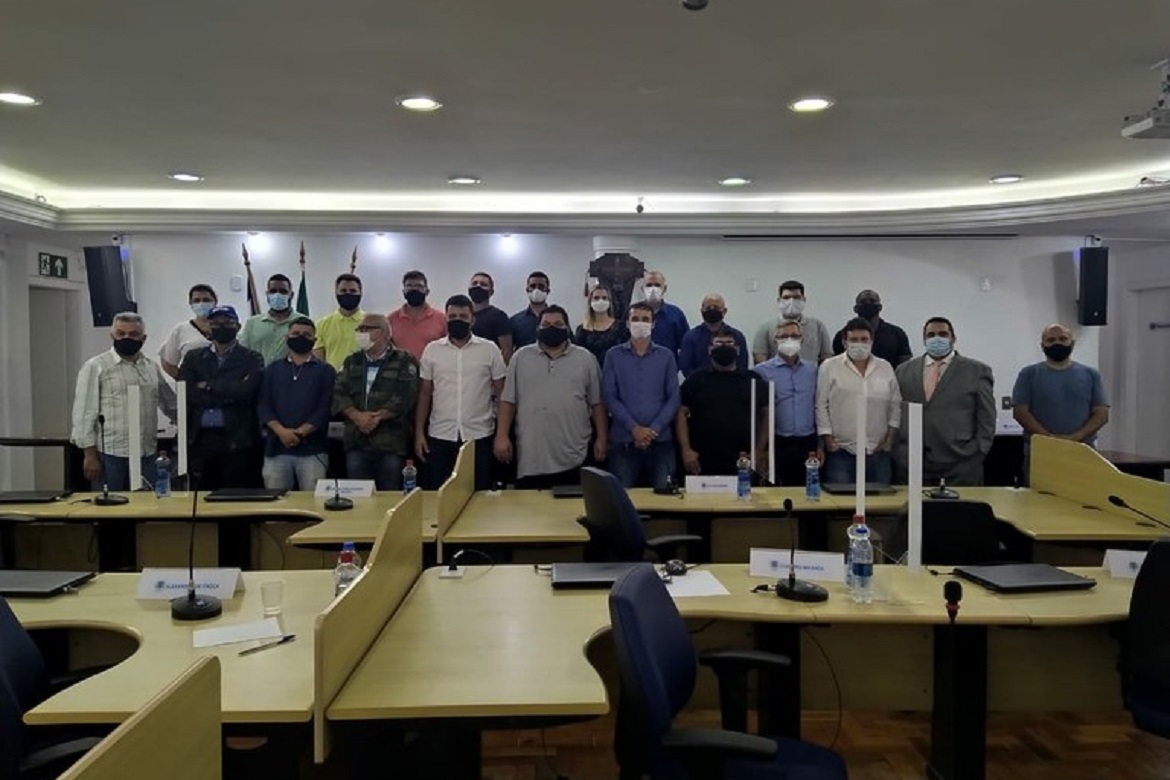  Entidades se reúnem com vereadores de Cachoeiro para buscar soluções sobre IPTU