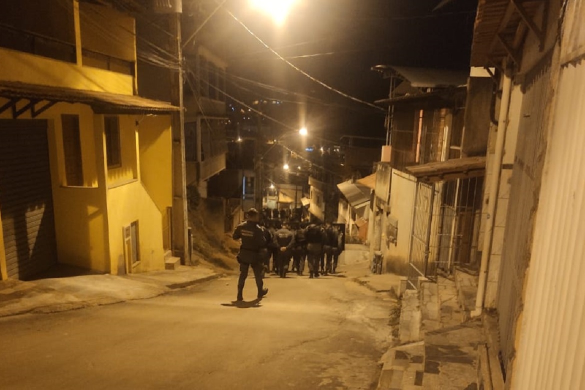  Polícia Militar é recebida com pedradas durante abordagem em Cachoeiro