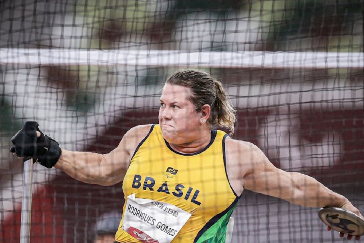  Brasileira Elizabeth Gomes ganha ouro no lançamento de disco e bate recorde mundial